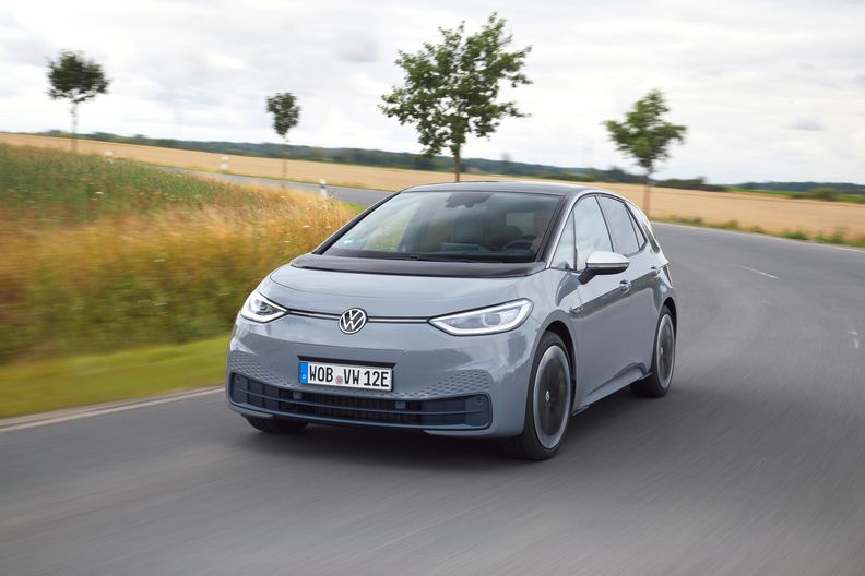 German electriccar sales triple in 2020 Automotive News Europe